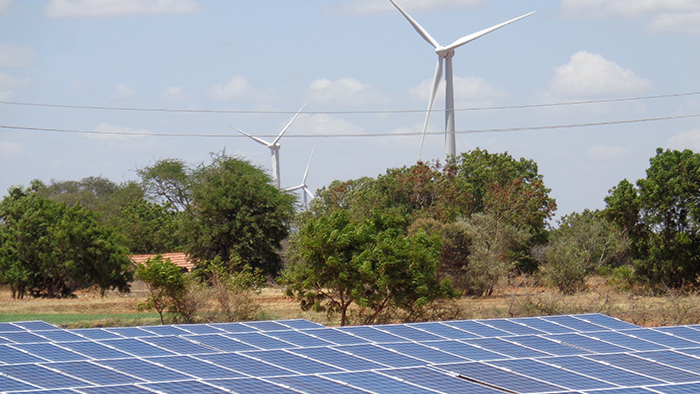 インド、ハイブリッド太陽光発電所